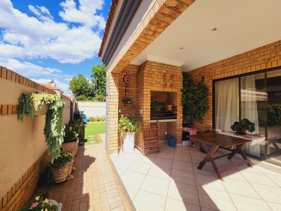 3 Bedroom Property for Sale in Grimbeeck Park North West
